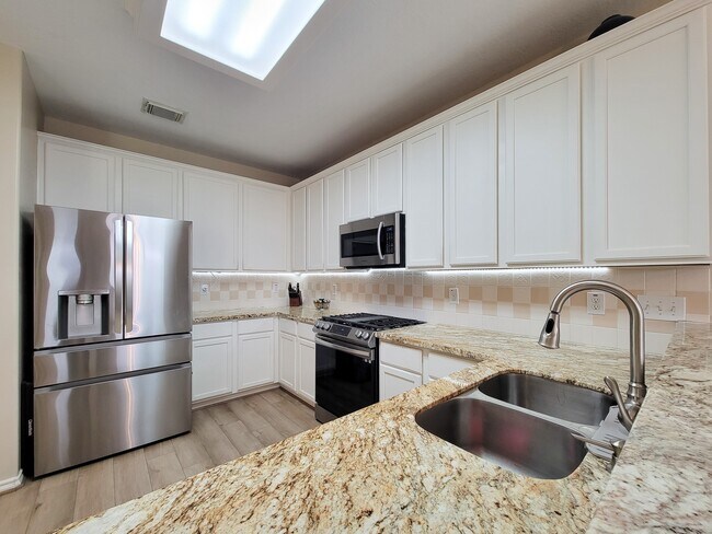 Building Photo - 17615 Forest Haven Trail