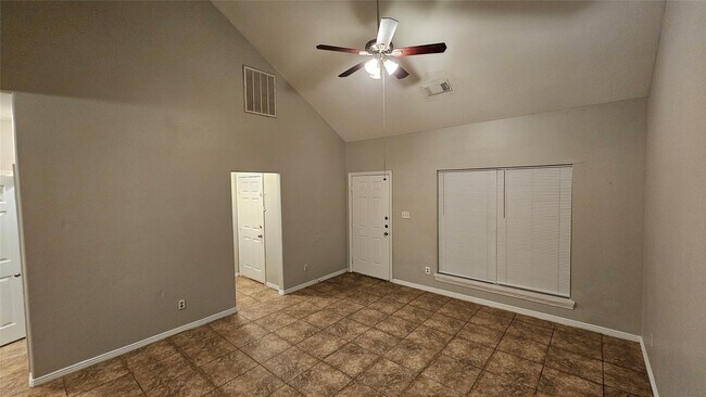 Building Photo - 10130 Berrybriar Ln