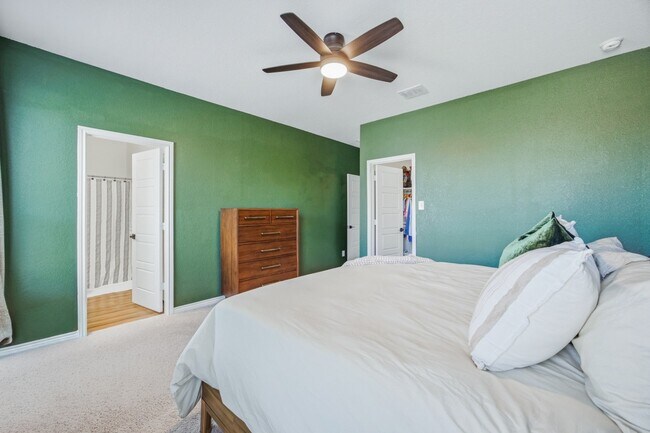 Building Photo - 15307 Oceanus Dr