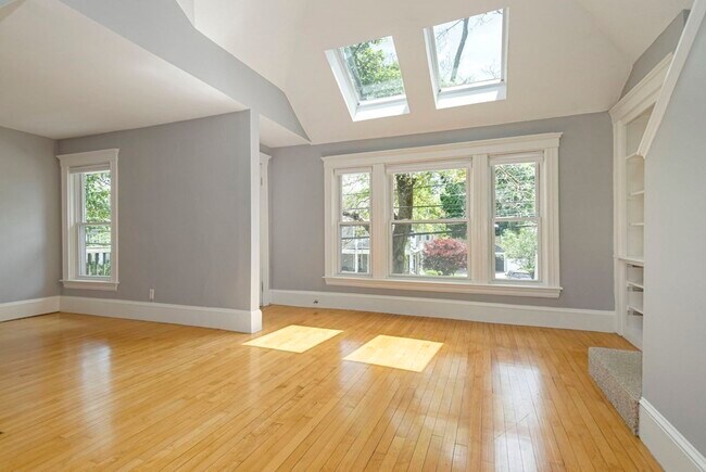 Building Photo - 77 Wildwood Ave