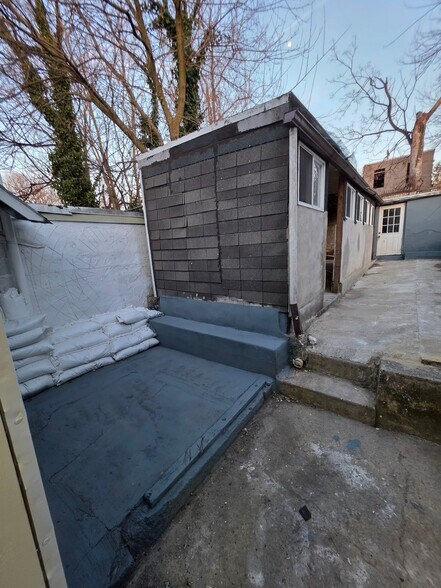 Building Photo - 4317 Elizabeth St