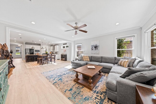 Building Photo - 802 Raihope Way