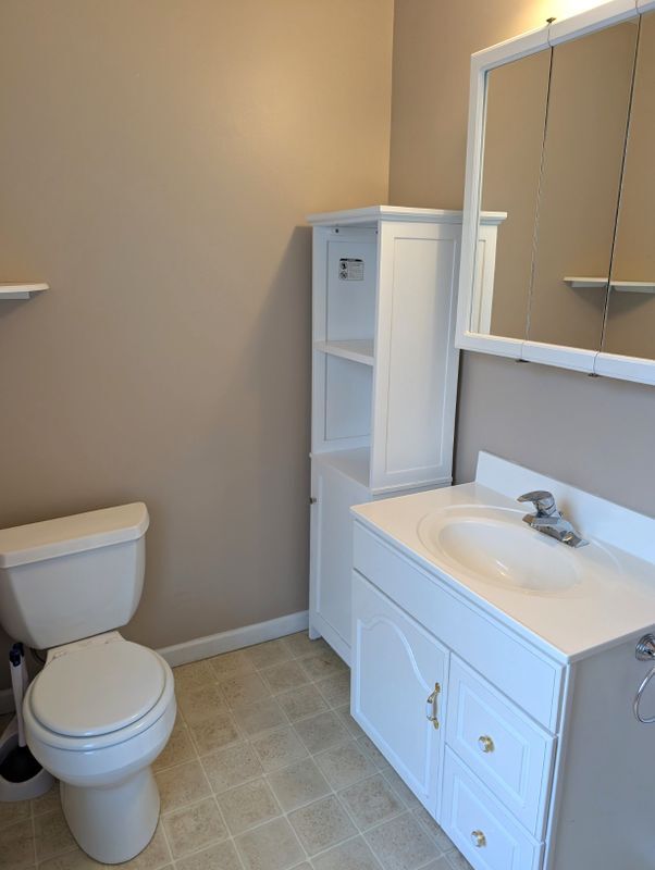 Building Photo - 5486 Broadway