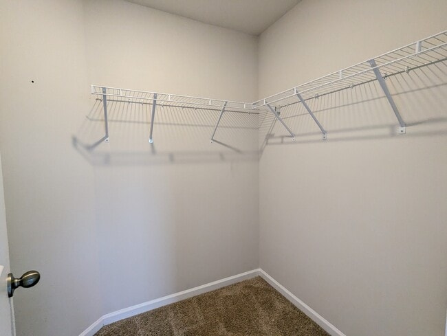 Building Photo - 2 Planters Pl