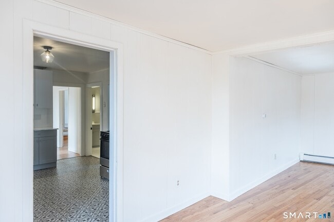 Building Photo - 84 Front St