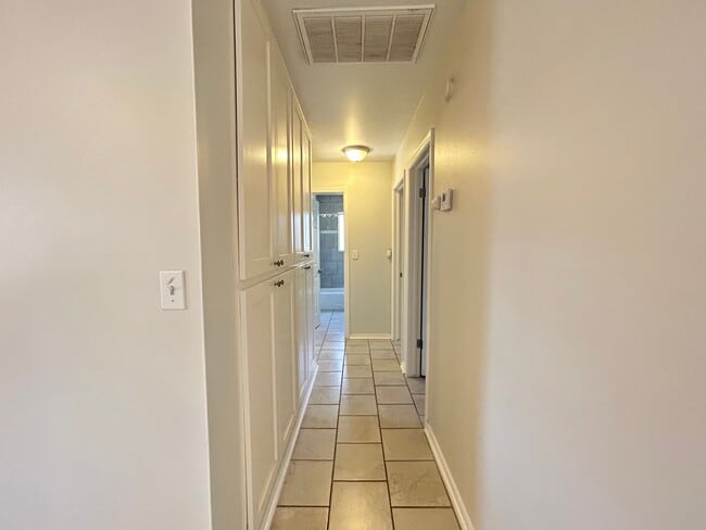 Building Photo - For Lease | Midtown Tulsa - Duplex | Avail...