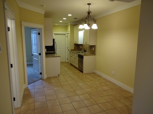 Building Photo - Townhome For Rent in Tuscaloosa!! Availabl...