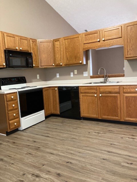 Building Photo - 1094 Taurus Ln