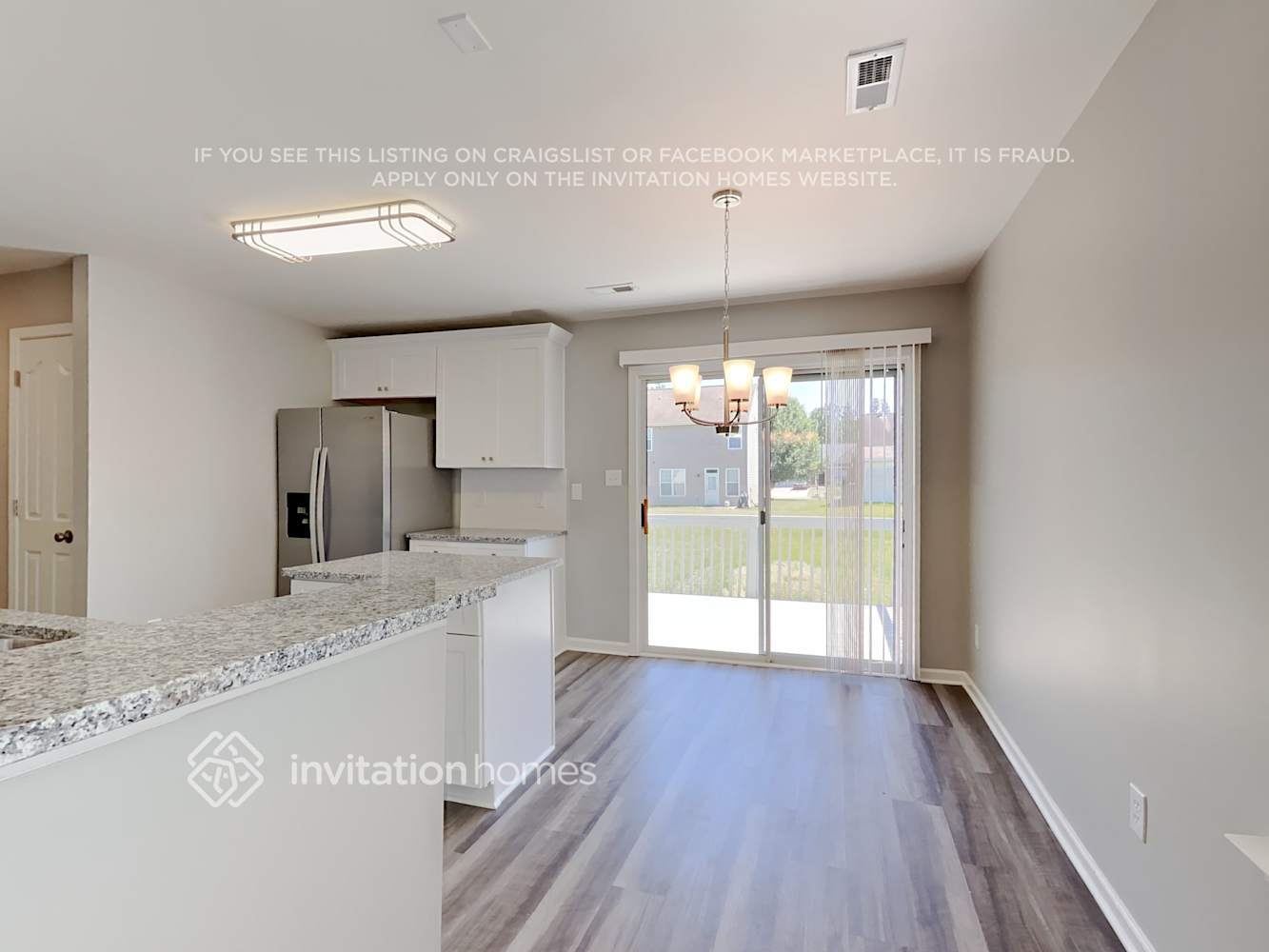Building Photo - 15249 Pangborn Pl