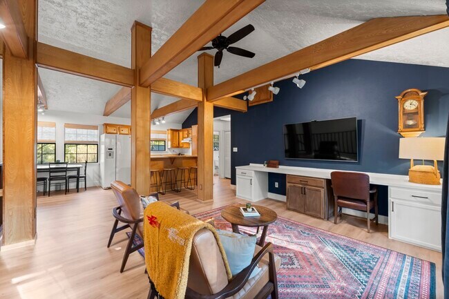 Building Photo - 8623 Miller Rd