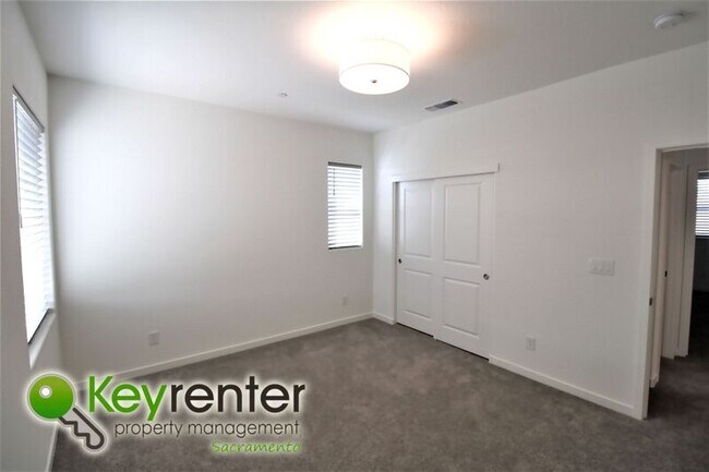 Building Photo - 4684 Flagstaff Dr