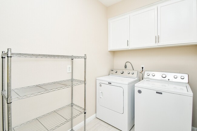 Building Photo - 9625 Bayou Brook St