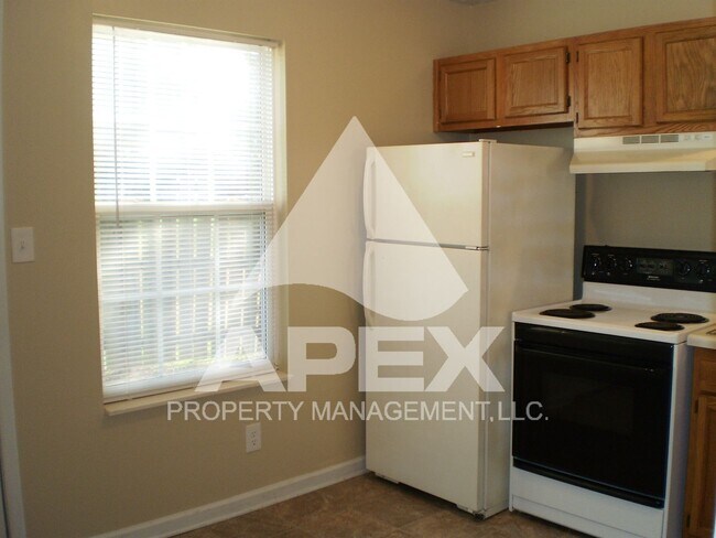 Building Photo - Nice 2 Bd | 1.5 Ba Townhouse in West Knox ...