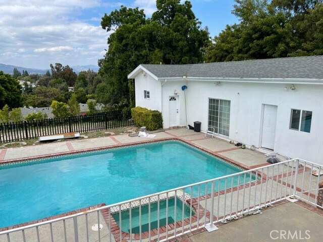 Building Photo - 4910 Brewster Dr