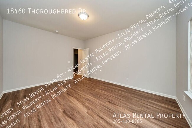 Building Photo - 18460 Thoroughbred Dr