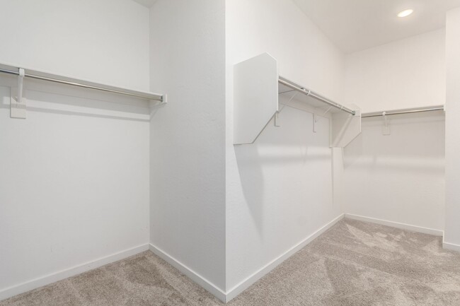 Building Photo - Modern and Spacious Townhome in the Mosaic...