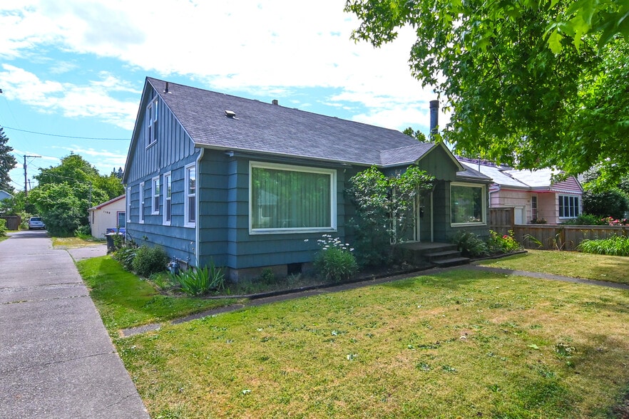 Building Photo - 1263 Tyler St