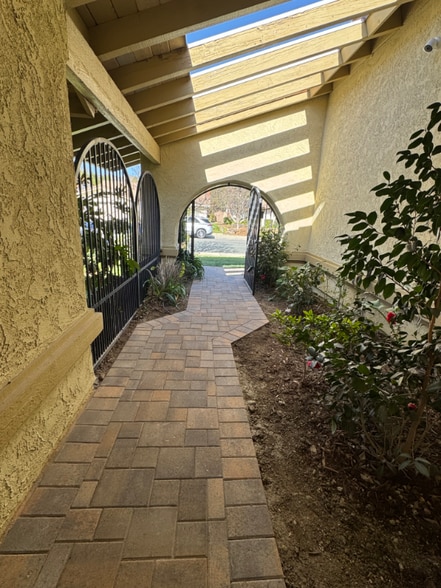 Building Photo - 28916 Timberlane St