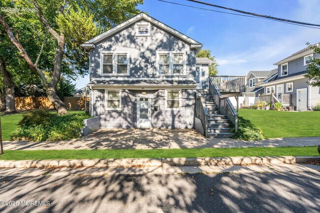 Building Photo - 1411 3rd Ave