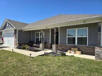 Building Photo - 1232 E Toledo St