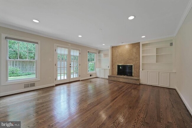 Building Photo - 6109 Clearwood Rd