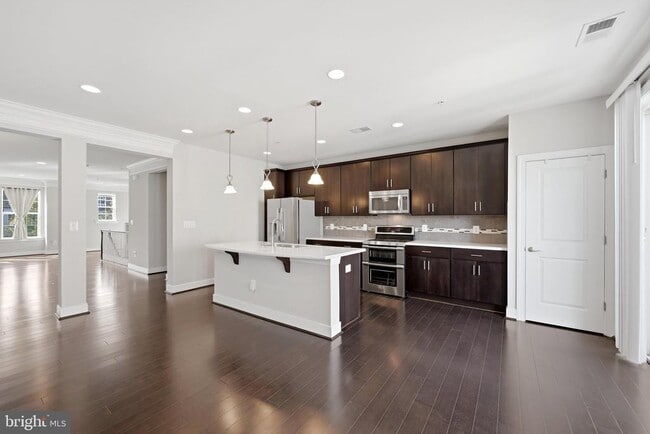 Building Photo - 43976 Vaira Terrace
