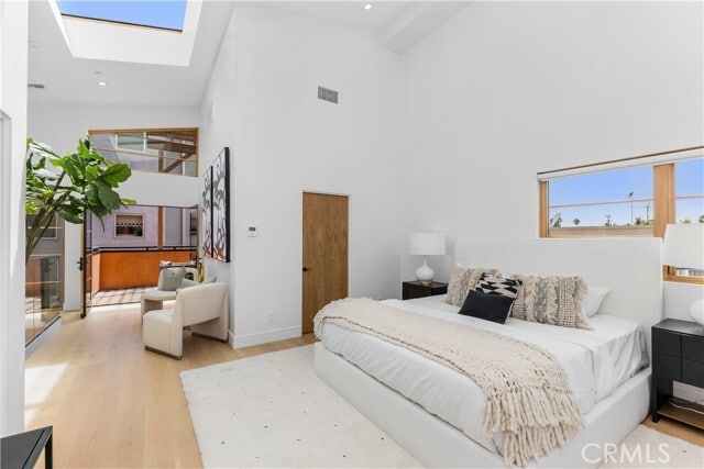 Building Photo - 1035 N Vista St