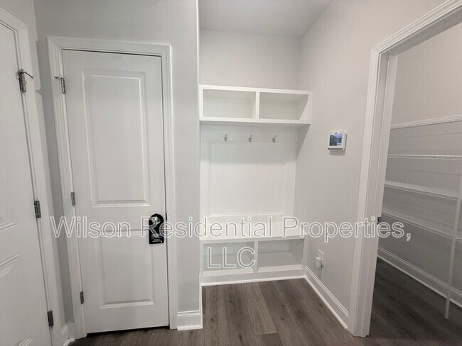 Building Photo - 216 Stamm Dr