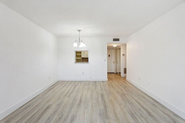 Building Photo - 4354 NW 9th Ave