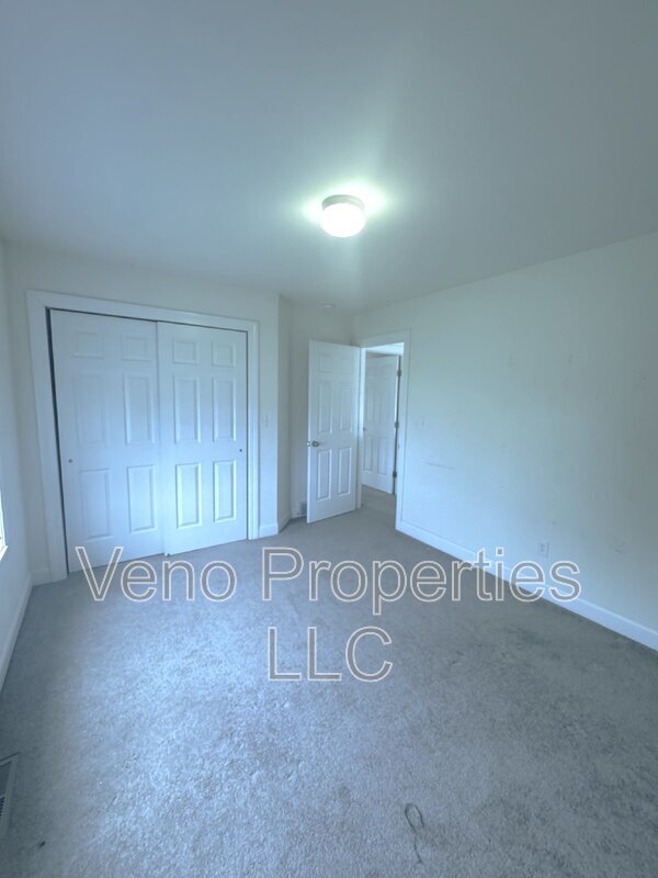 Building Photo - 17 Ironwood Street