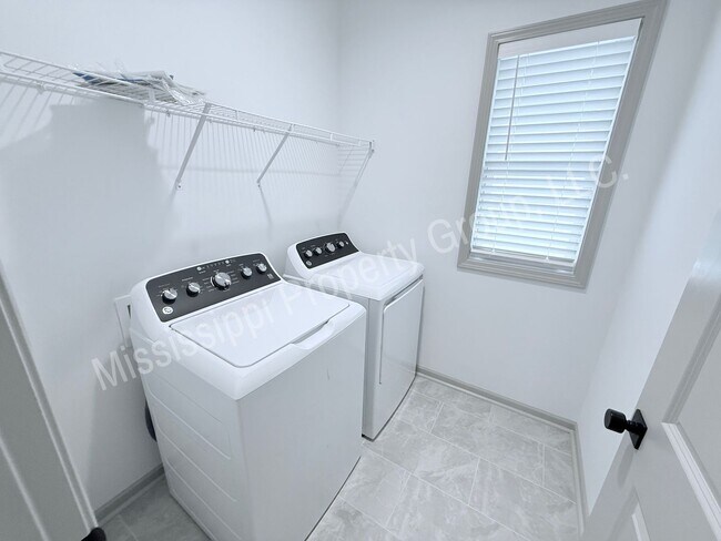 Building Photo - 4BR/3BA For Rent