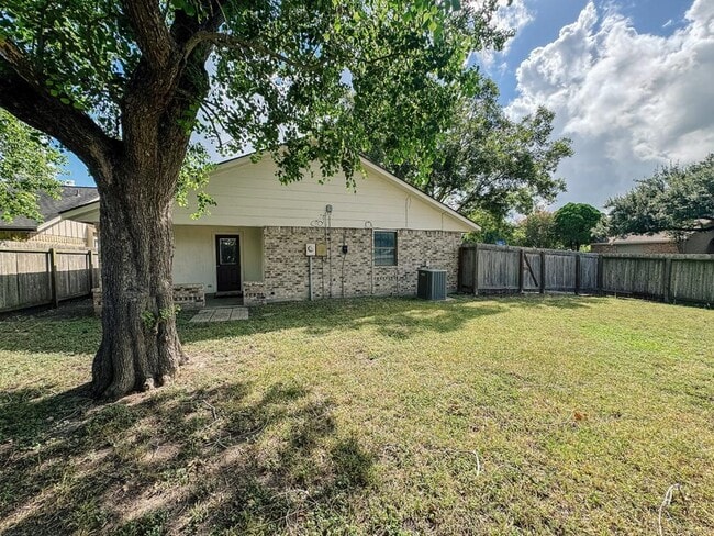 Building Photo - 201 Byron Dr