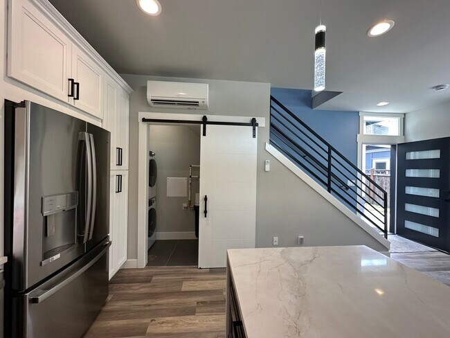 Building Photo - 5509 Brooklyn Ave NE