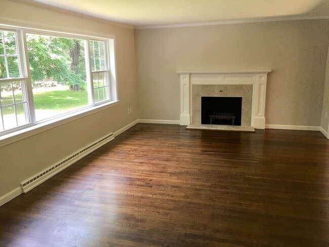 Building Photo - 349 Stow Rd
