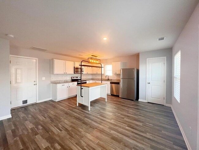 Building Photo - 103 Brinkleys Ln