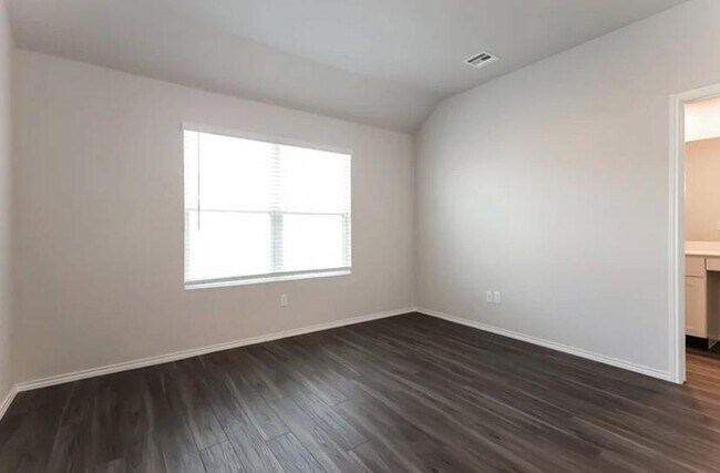 Building Photo - 1905 Crimson Lake Blvd