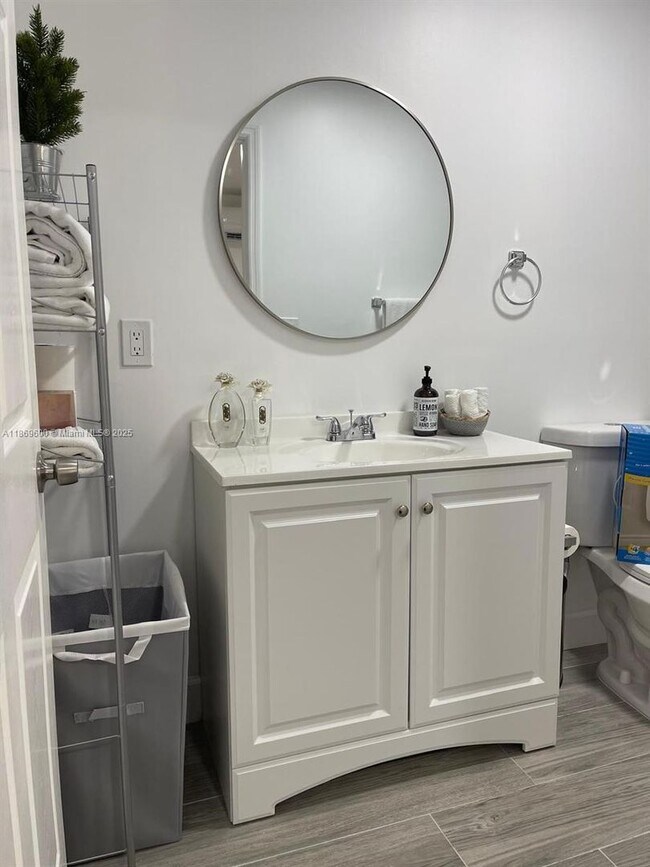 Building Photo - 2111 Adams St