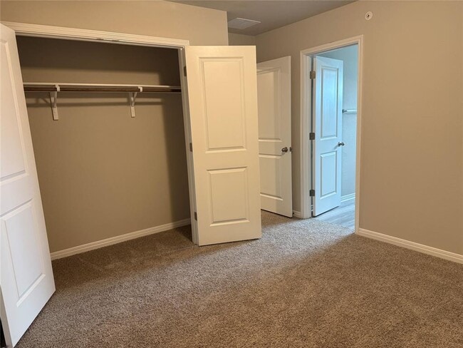 Building Photo - 1850 Settlers Glen Dr