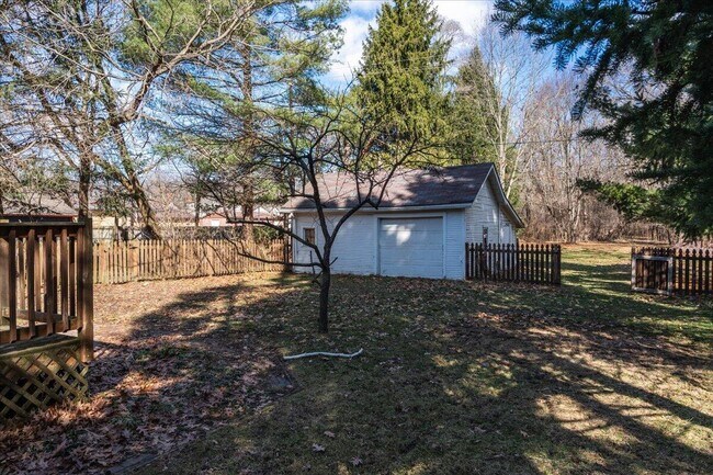 Building Photo - 751 Holmes Rd