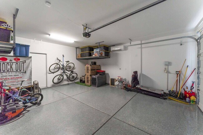 Building Photo - Modern Luxury Living: Spacious Retreat with Next-Gen Suite!
