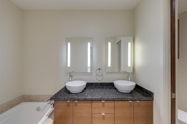 Building Photo - 5900 Mosteller Dr