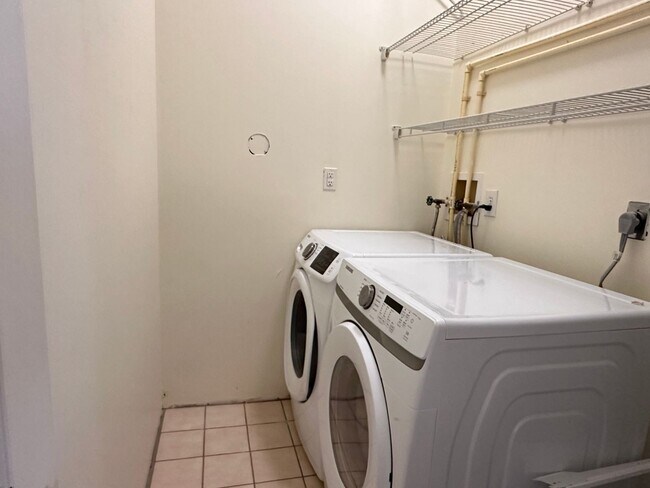 Building Photo - Historic Beauty in the Heart of Downtown Fernandina!