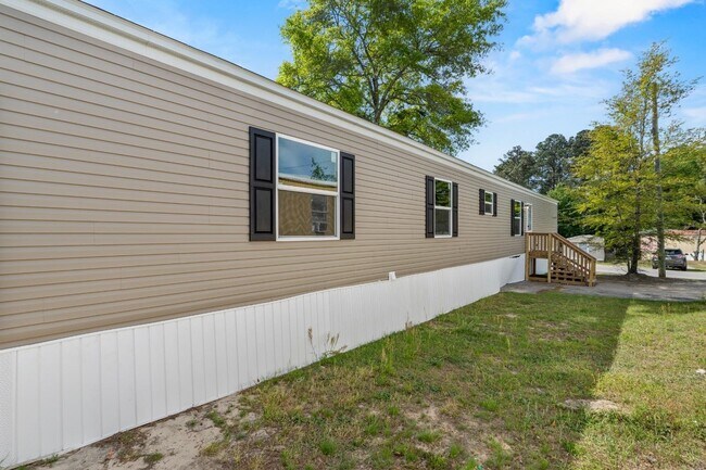 Building Photo - 600 Ermine Rd