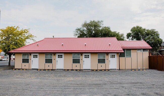 Primary Photo - Fully Furnished Studio Apartment!