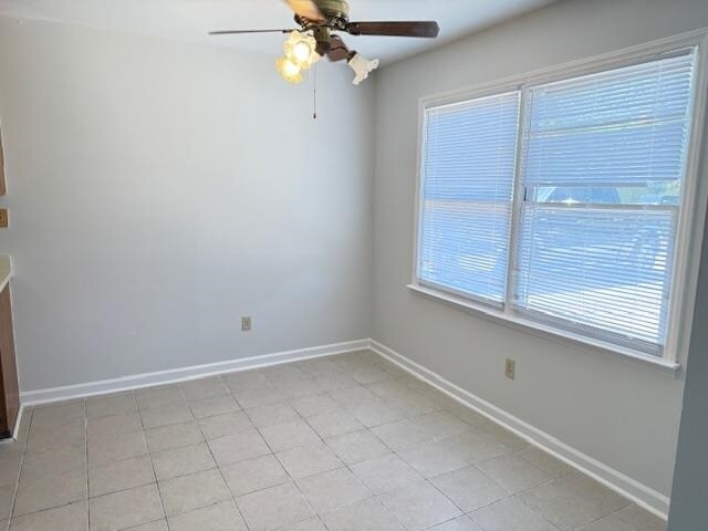 Building Photo - 4047 Fairway Dr