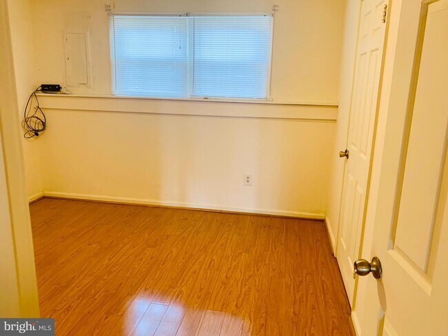 Building Photo - 8792 Manahan Dr