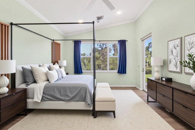 Building Photo - 5017 SE Graham Dr