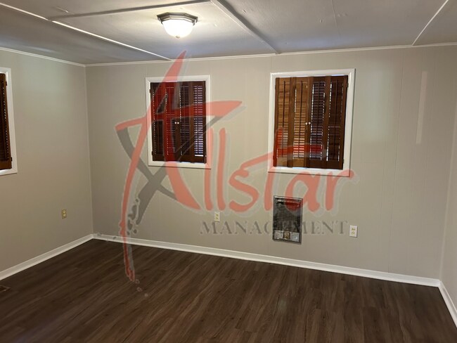 Building Photo - 3464 Red Banks Rd S