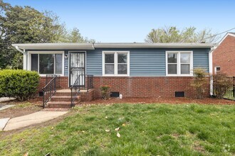 Building Photo - 1021 Oaklawn Ave