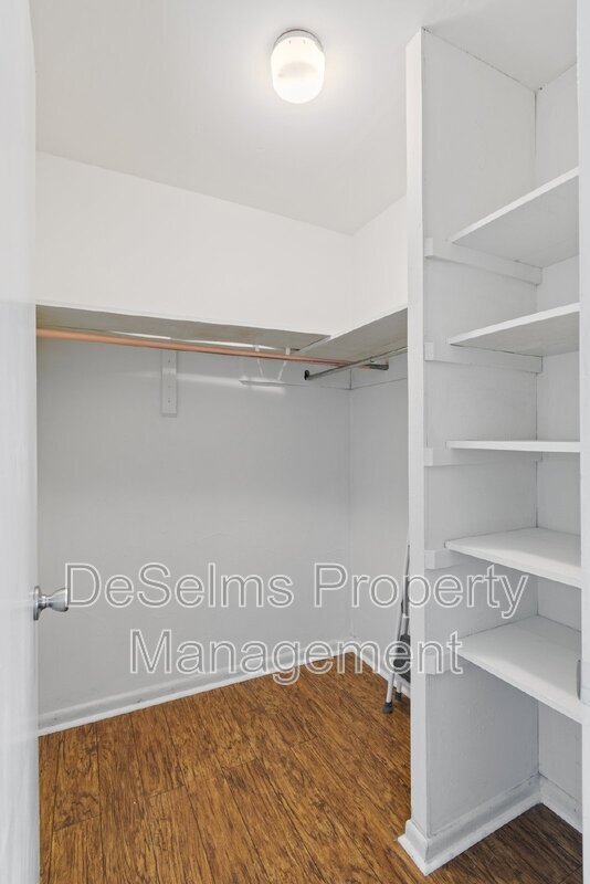 Building Photo - 207 Summit Ridge Dr